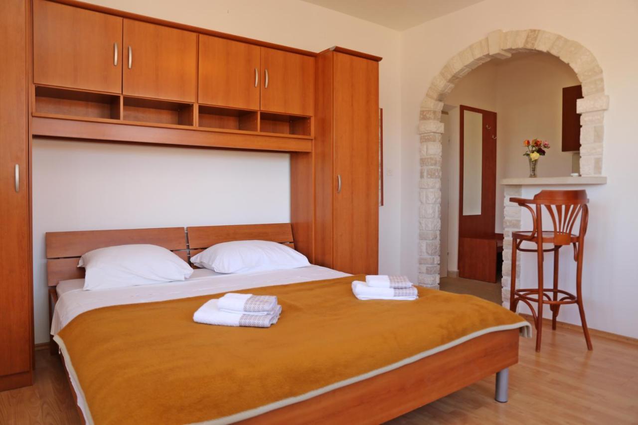 Pansion Marinka-Bire Rooms Lumbarda Exterior foto