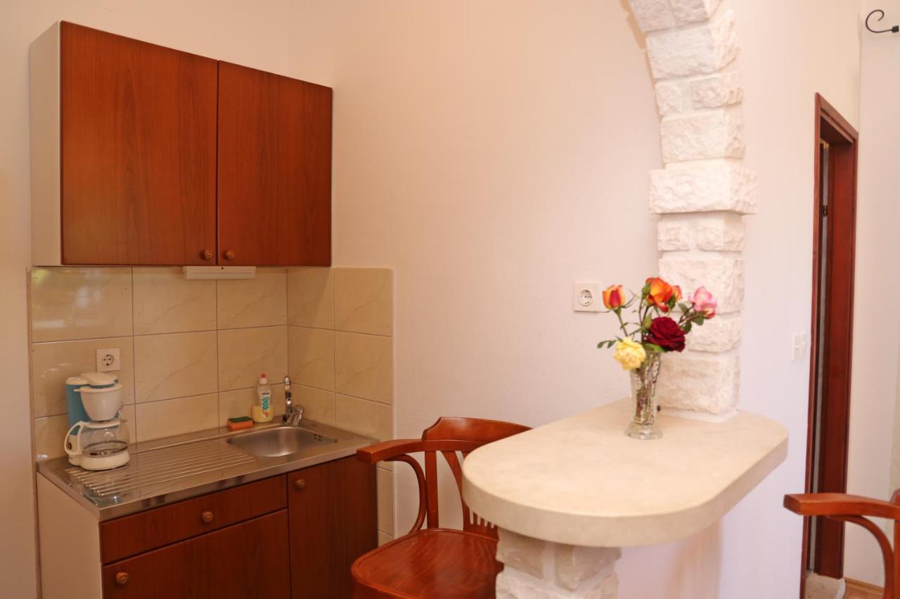 Pansion Marinka-Bire Rooms Lumbarda Exterior foto