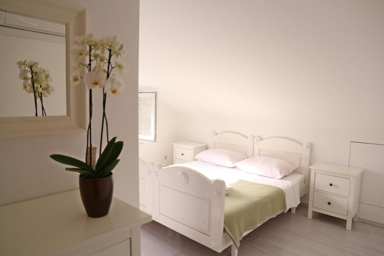 Pansion Marinka-Bire Rooms Lumbarda Exterior foto